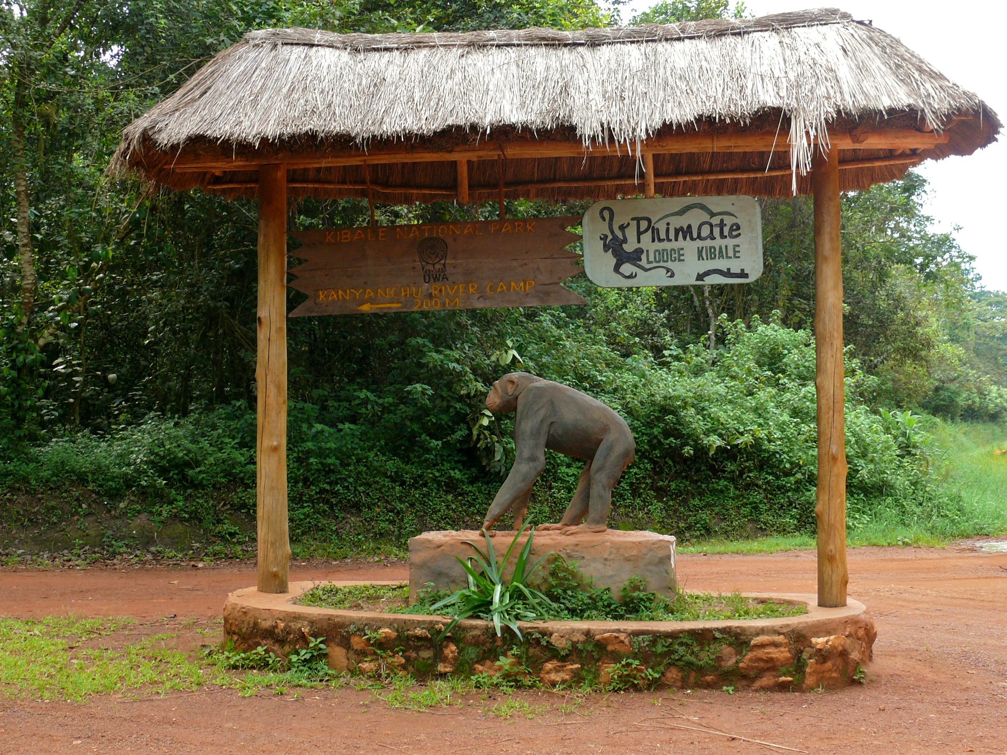 Eingang zum Kibale-Nationalpark